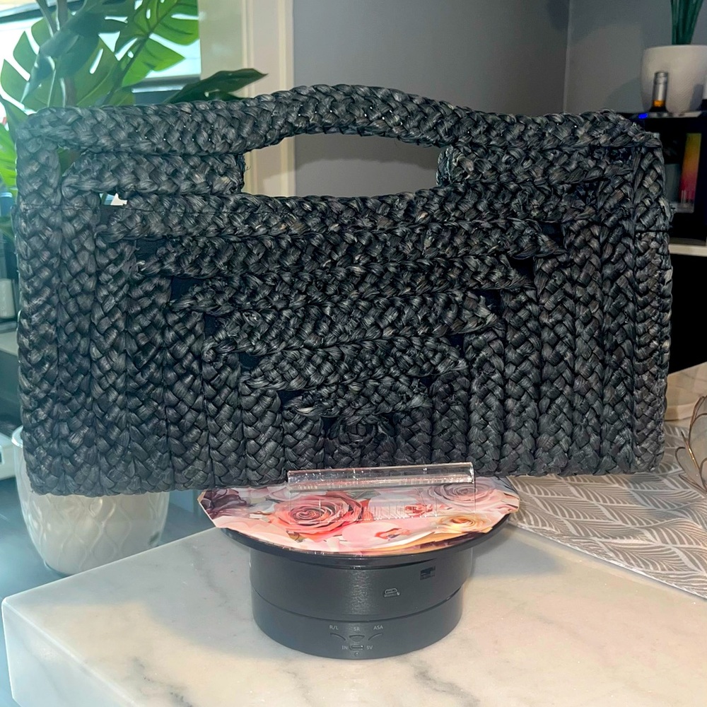 OLD NAVY LARGE CHARCOAL BRAIDED STRAW CLUTCH